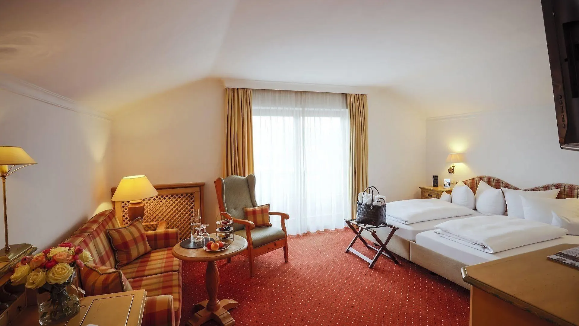 Staudacherhof In Garmisch-Partenkirchen I Blick Aufs Zugspitzmassiv I Einzigartige Bayurvida Kueche Hotel